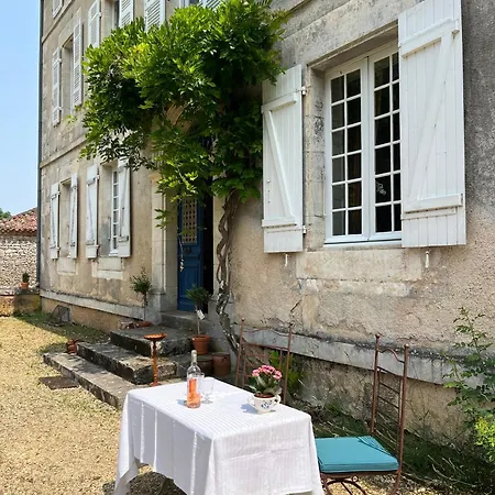 Manoir De La Peytelie