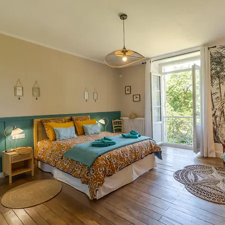 Manoir De La Peytelie Bed & Breakfast