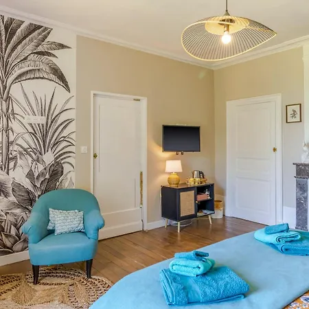 Manoir De La Peytelie Bed & Breakfast