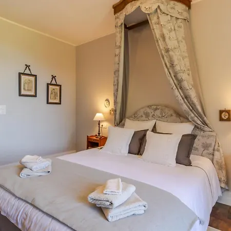 Manoir De La Peytelie Bed & Breakfast 3*